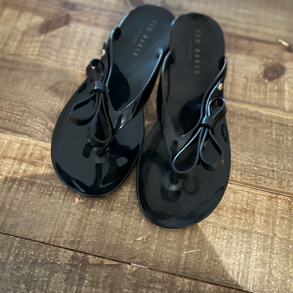 Brand New Ted Baker London flip flop